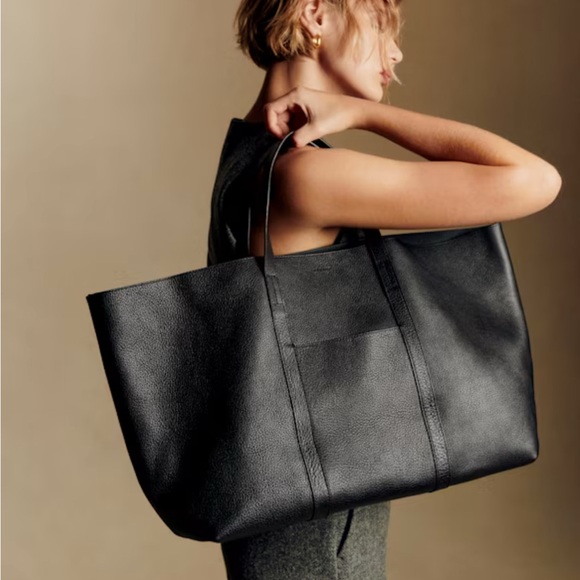 Welcome to my closet all reasonable offers welcome. Thanks for shopping - Picture 7 of 9